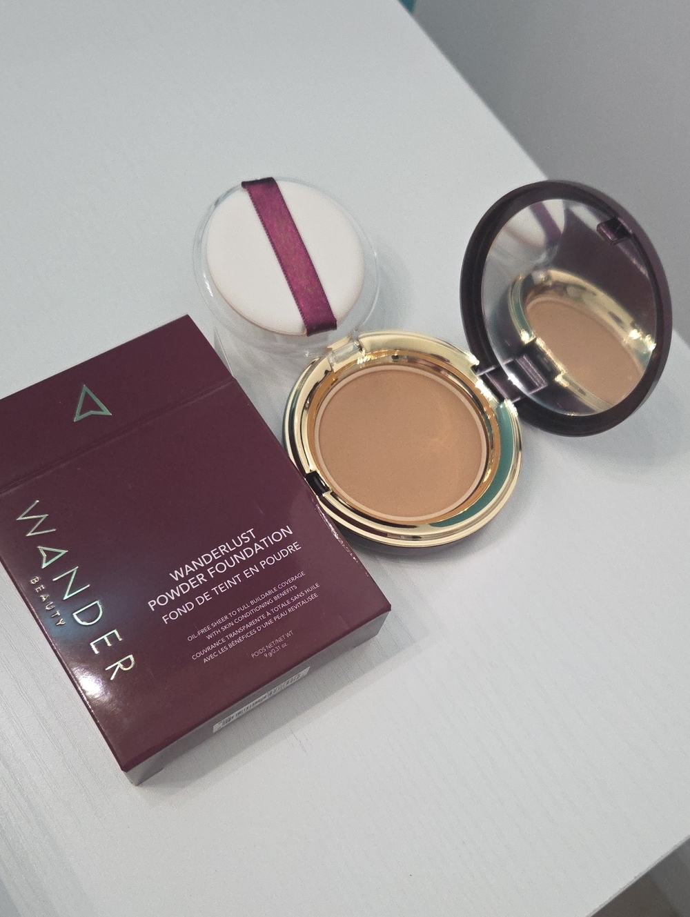 Wander Beauty Powder Foundation Compact in Rich with Burgundy Box and Puff